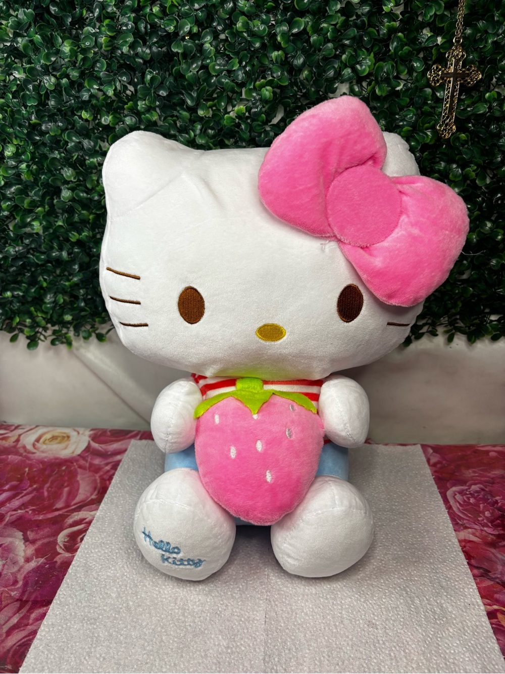 Strawberry hello kitty